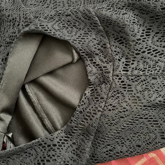 Emma & Michele Dress  - Black  - wide at the bottom - lace overlay  - size L - Picture 6 of 11